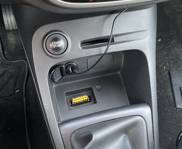 OBD-разъемы для компьютерной диагностики Renault